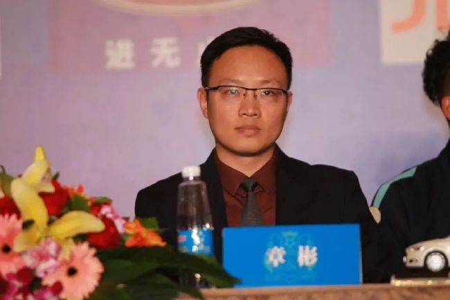 成年人黄网站